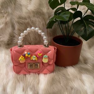 NWOT ~ Cute silicon bag